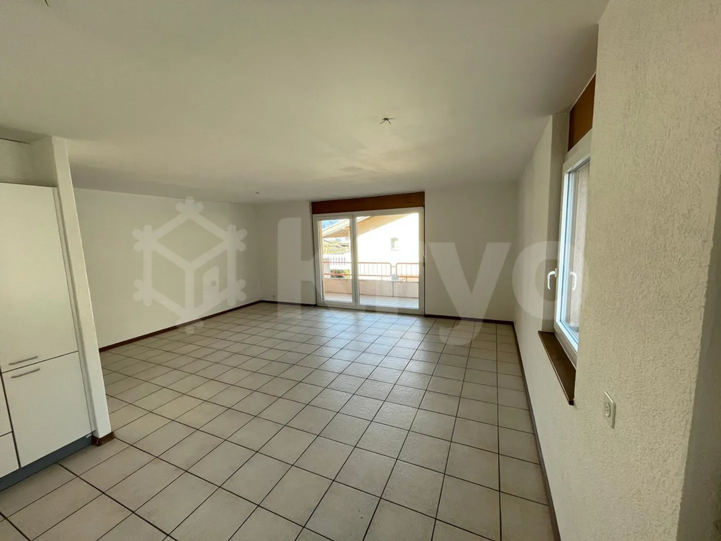 APPARTEMENT 3.5PCES AVEC GRAND BALCON - Photo 3 of 8