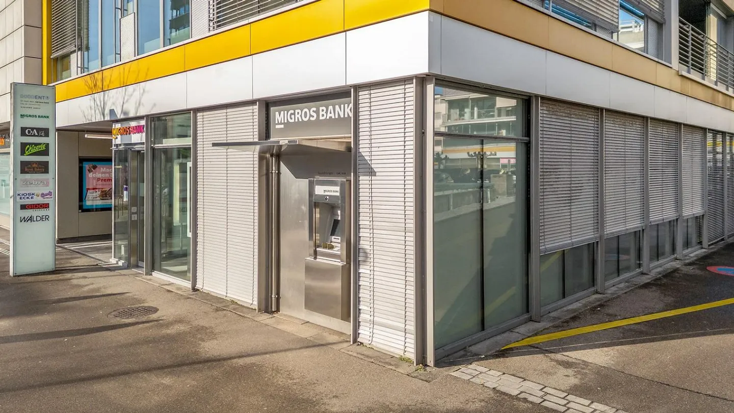 Spazio commerciale versatile nel centro di Uster, incluso magazzino - Foto 5 di 5