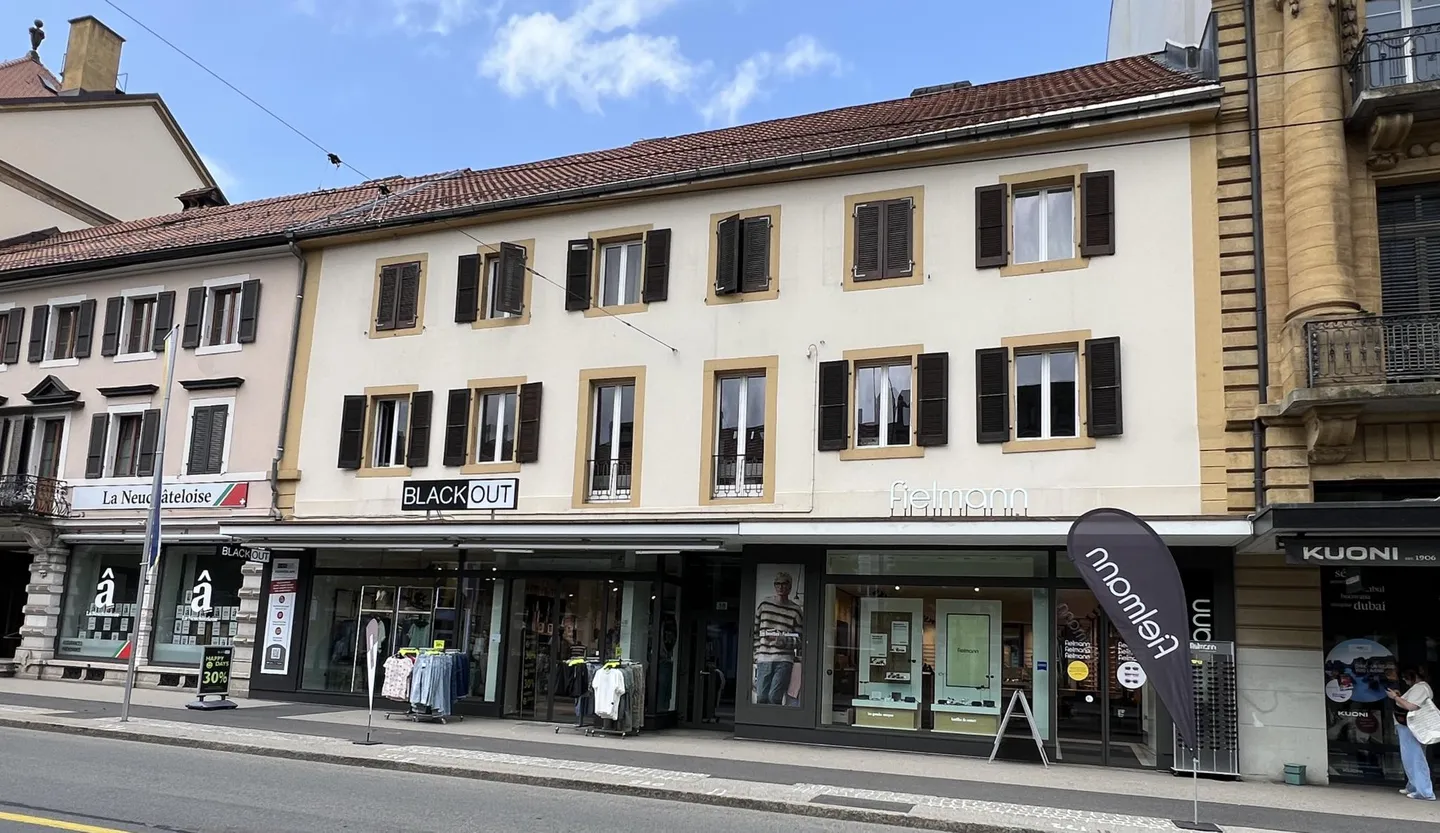 Investire in un edificio ristrutturato nel 2023: Rendimento eccezionale di 179.952 - Foto 1 di 14