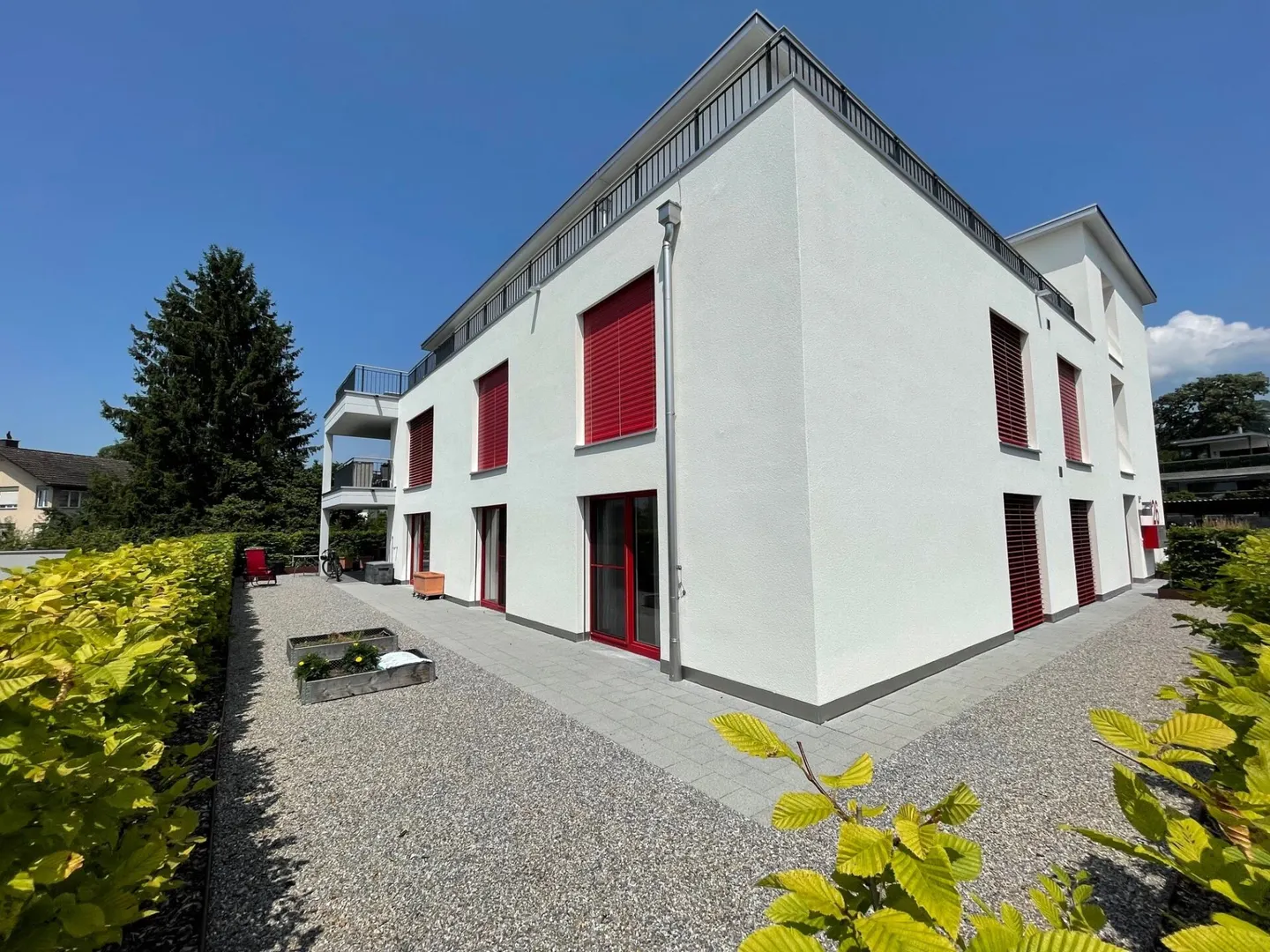 Moderno Appartamento Attico 3.5 in un Quartiere Tranquillo di Colore Rosso - Foto 1 di 6