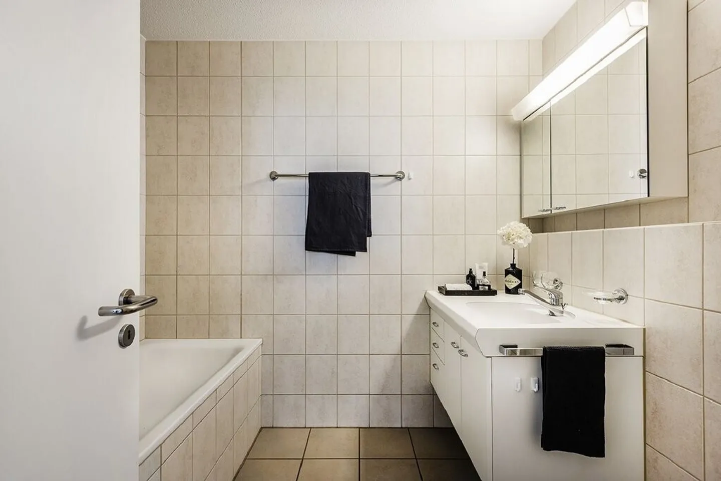 Charmante Wohnung in Vaduz - Foto 3 von 7