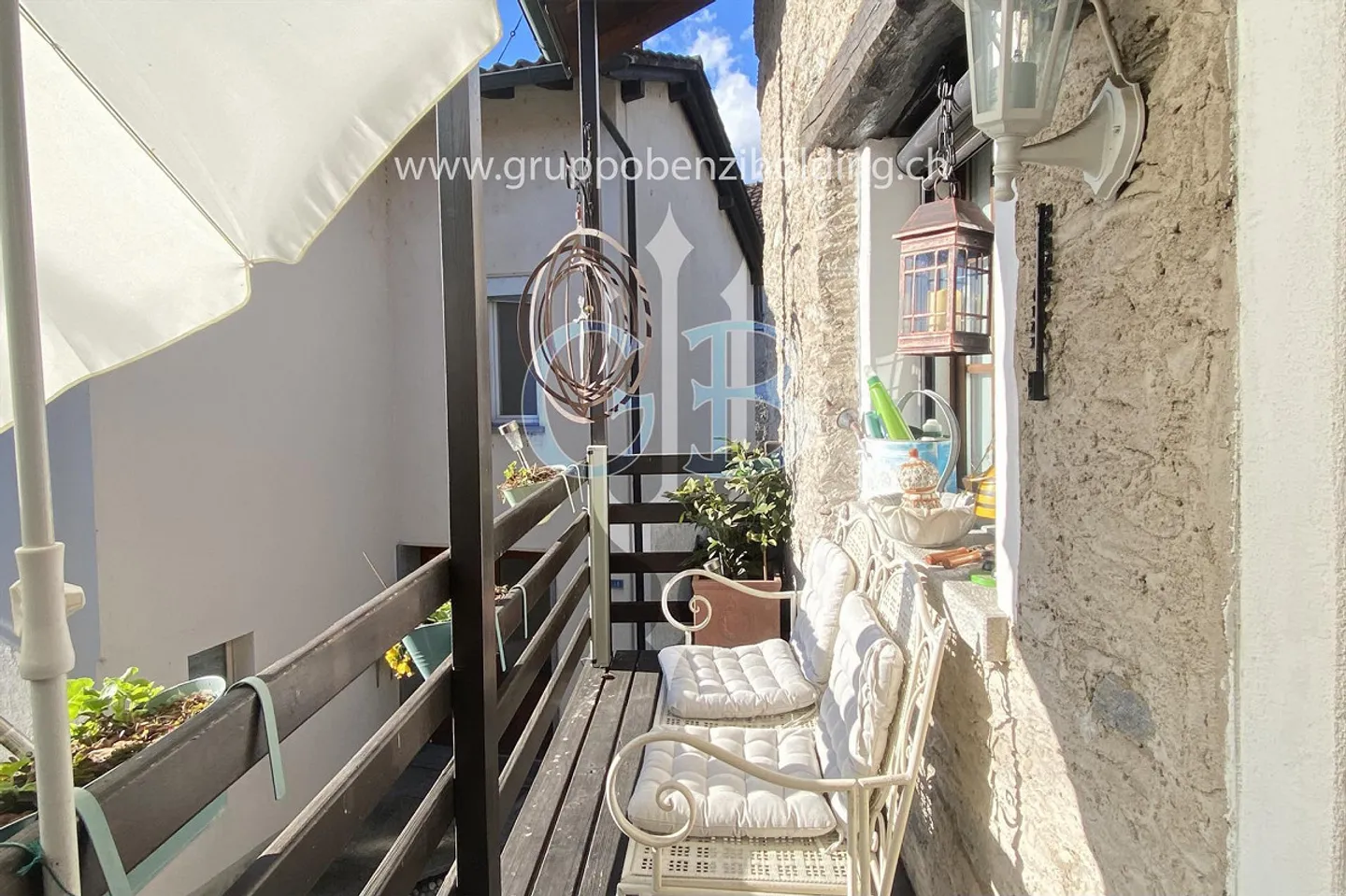 Maison Charmante Lumineuse à Gordola dans un Quartier Résidentiel. - Photo 7 sur 19