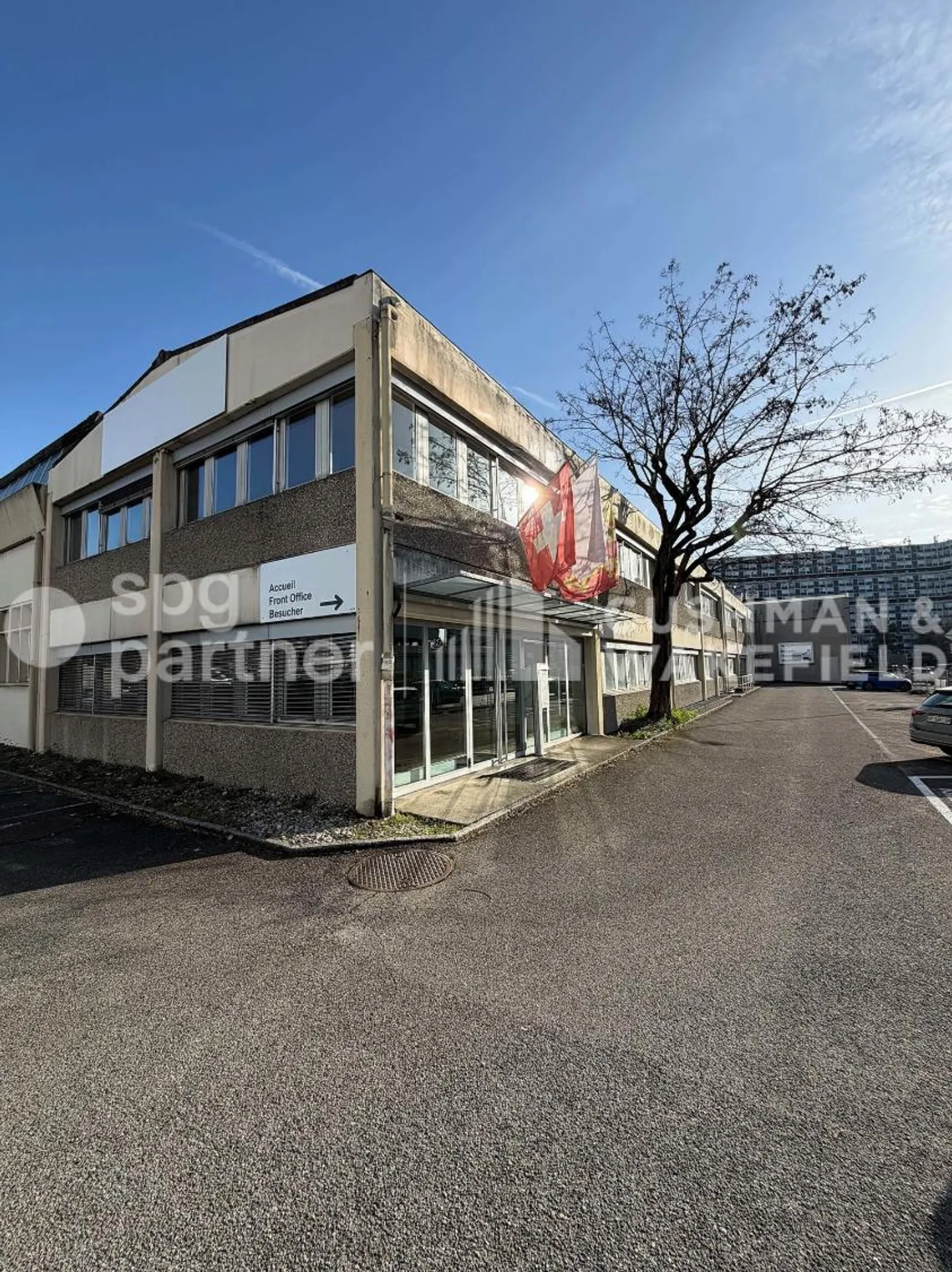 Area of 312 m² on the ground floor for craft activities, showroom or B2B activities - Photo 4 of 12