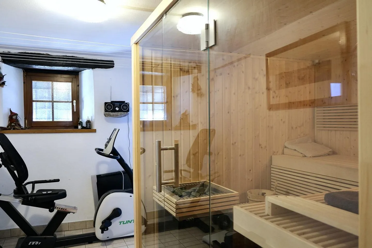 Maison Charmante Lumineuse à Gordola dans un Quartier Résidentiel. - Photo 12 sur 19