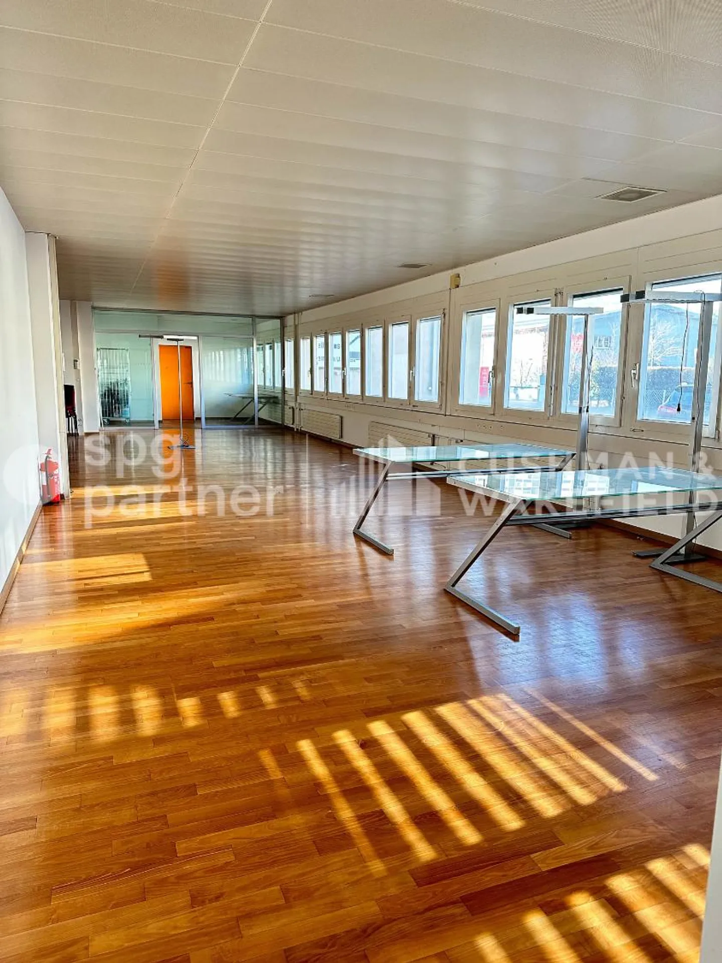 Area of 312 m² on the ground floor for craft activities, showroom or B2B activities - Photo 9 of 12