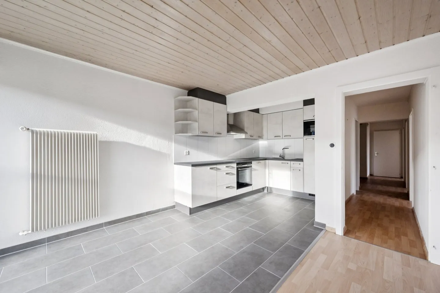 Superbe appartement avec terrasse situé à un emplacement idéal - Photo 4 sur 10