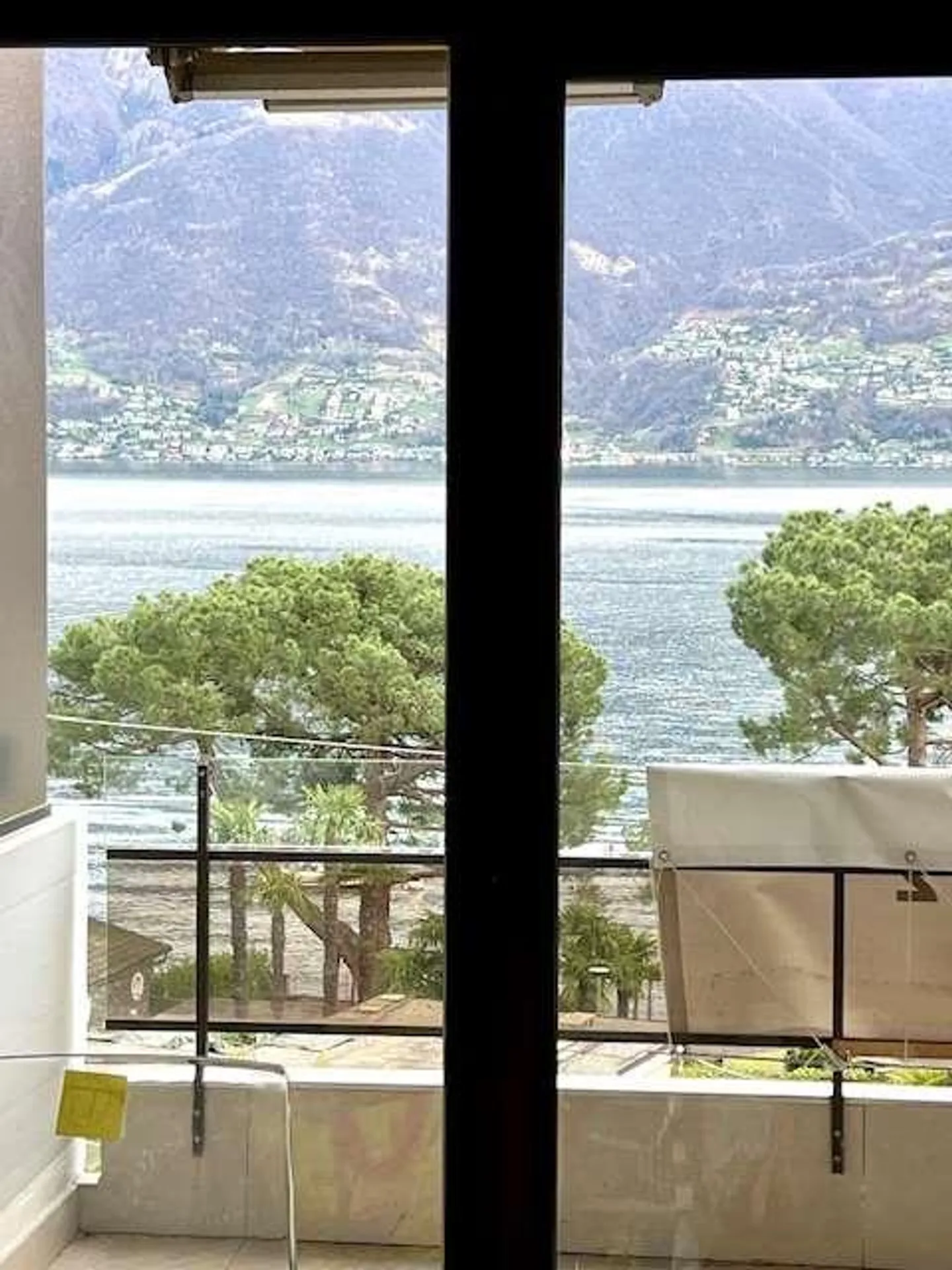Monolocale con vista magnifica sul lago e grande terrazza - Foto 4 di 13