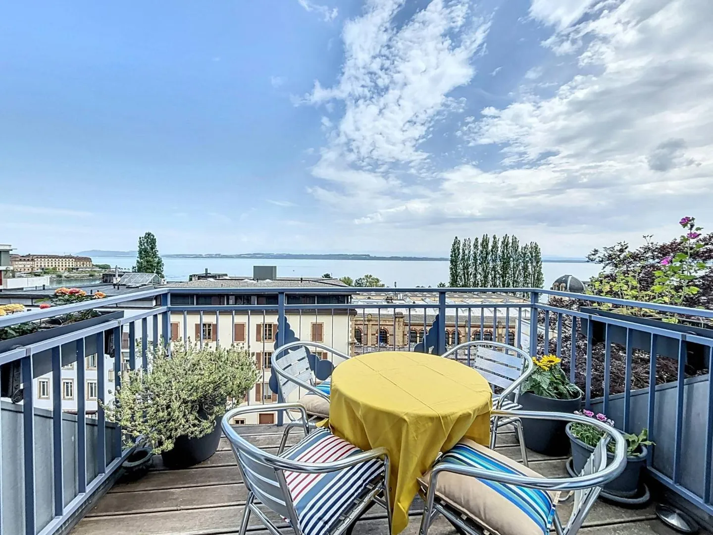 Duplex mit Panoramablick auf den See und die Alpen - Foto 1 von 13