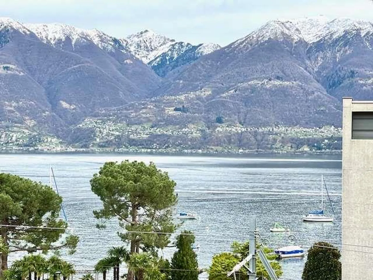 Monolocale con vista magnifica sul lago e grande terrazza - Foto 3 di 13