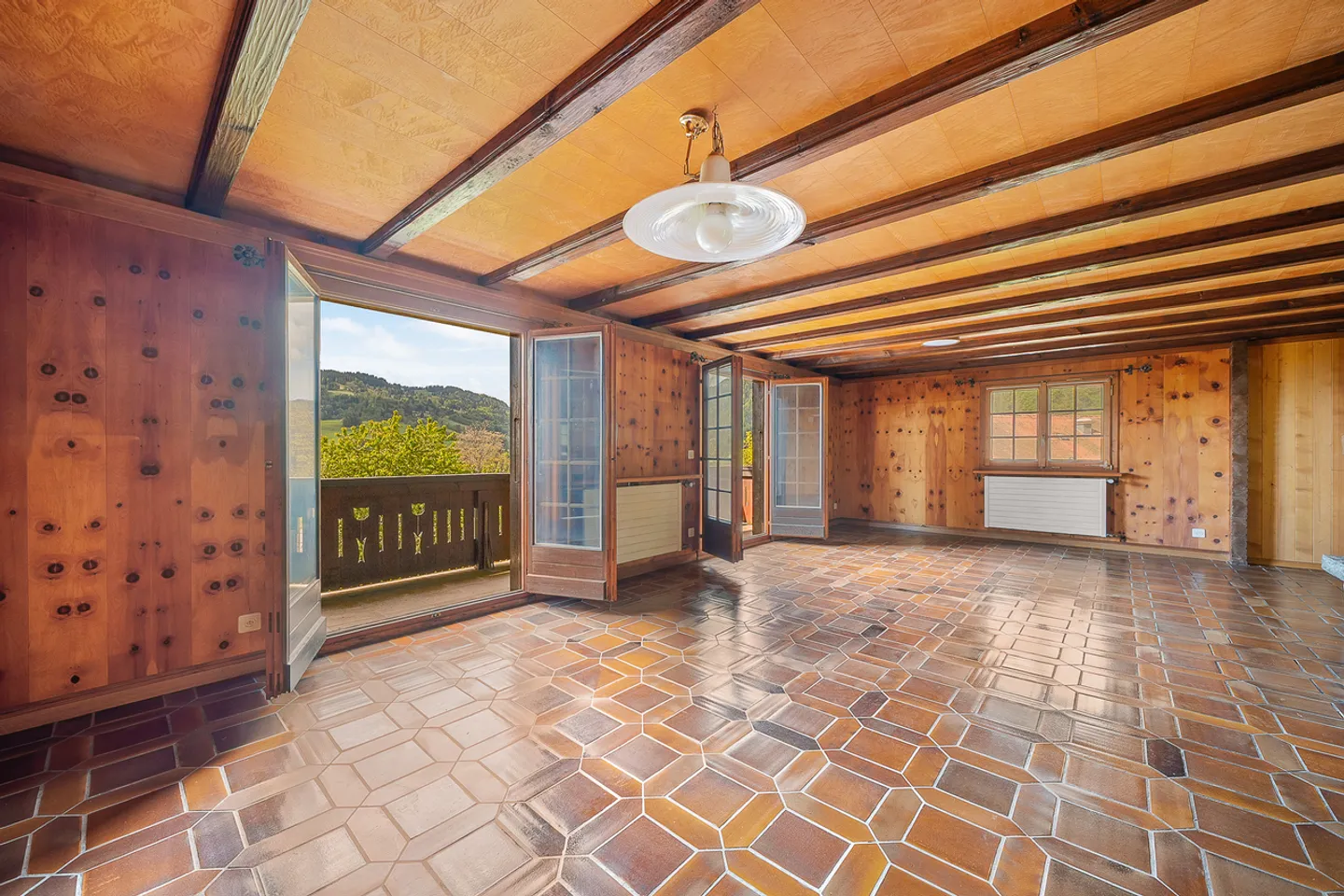 In the heart of the daffodils Chalet with lake view! - Photo 4 of 14