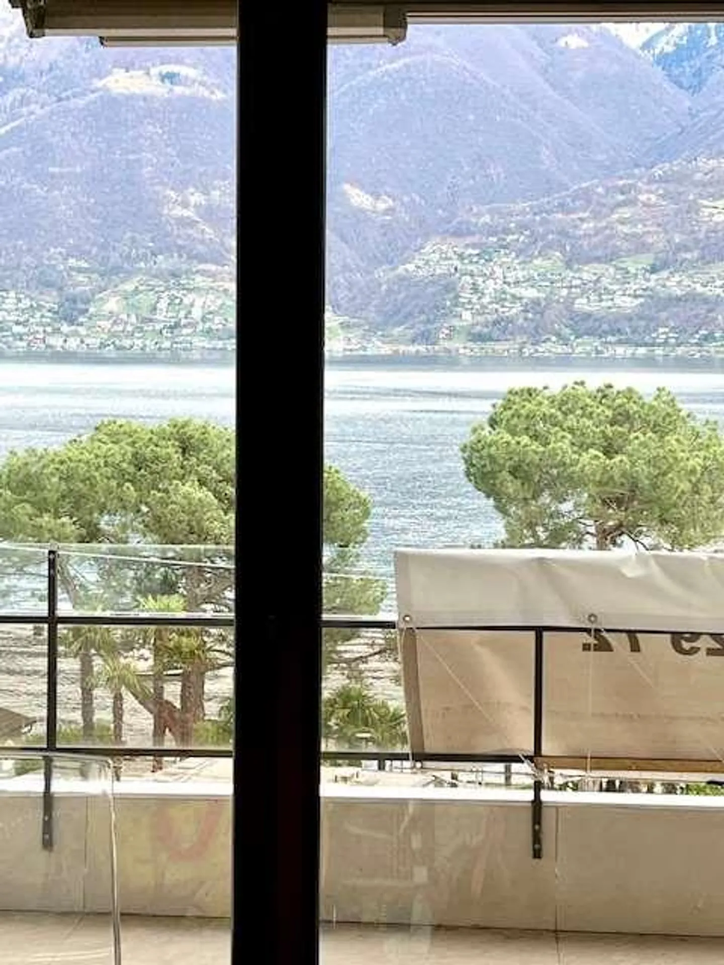 Monolocale con vista magnifica sul lago e grande terrazza - Foto 10 di 13