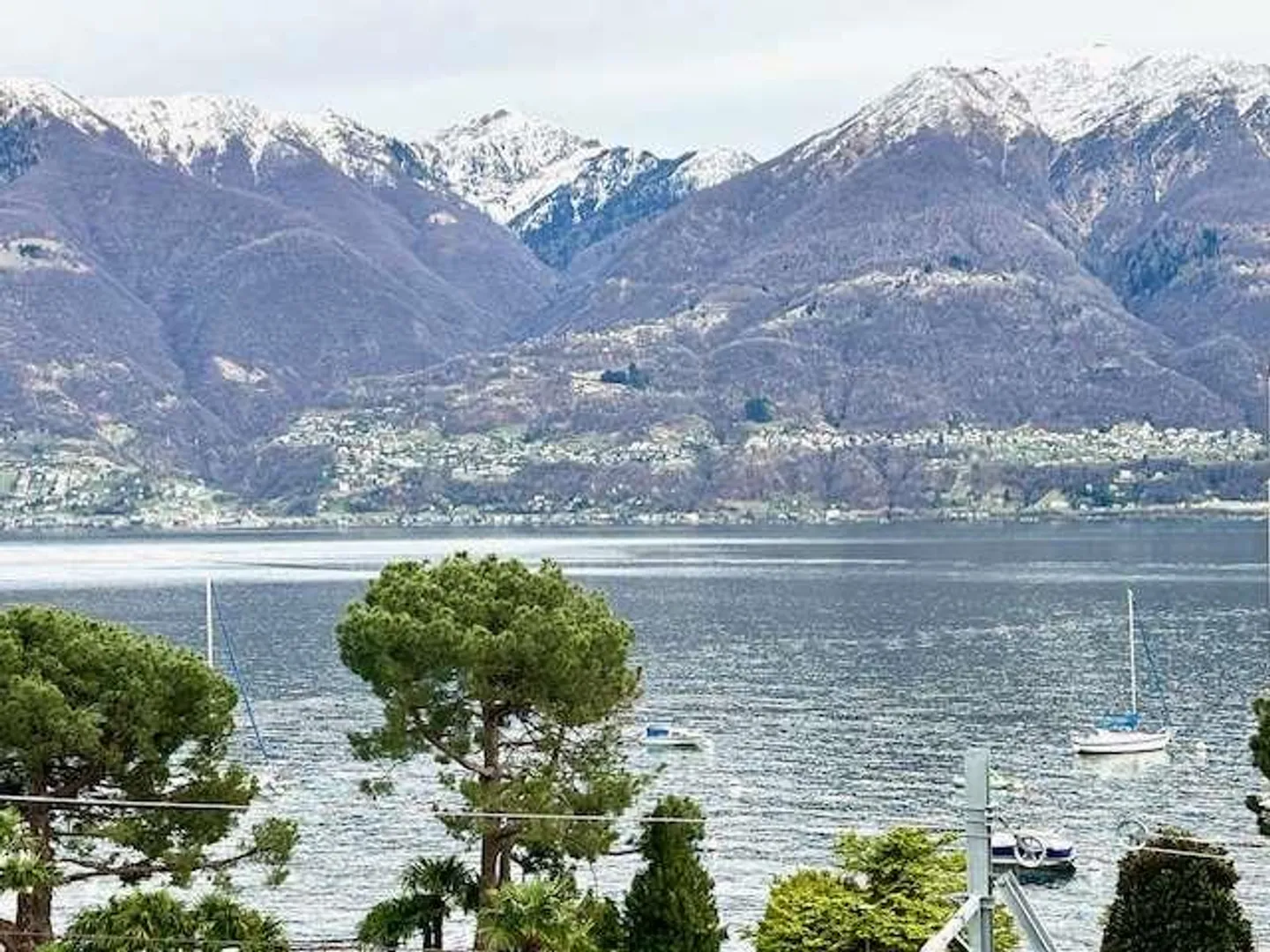Monolocale con vista magnifica sul lago e grande terrazza - Foto 11 di 13