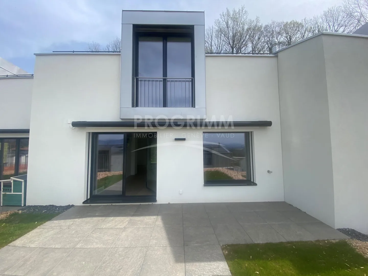 Esclusività - Casa a schiera - Residenza Smarthill - 3 camere - 2 posti auto coperti - Foto 1 di 6