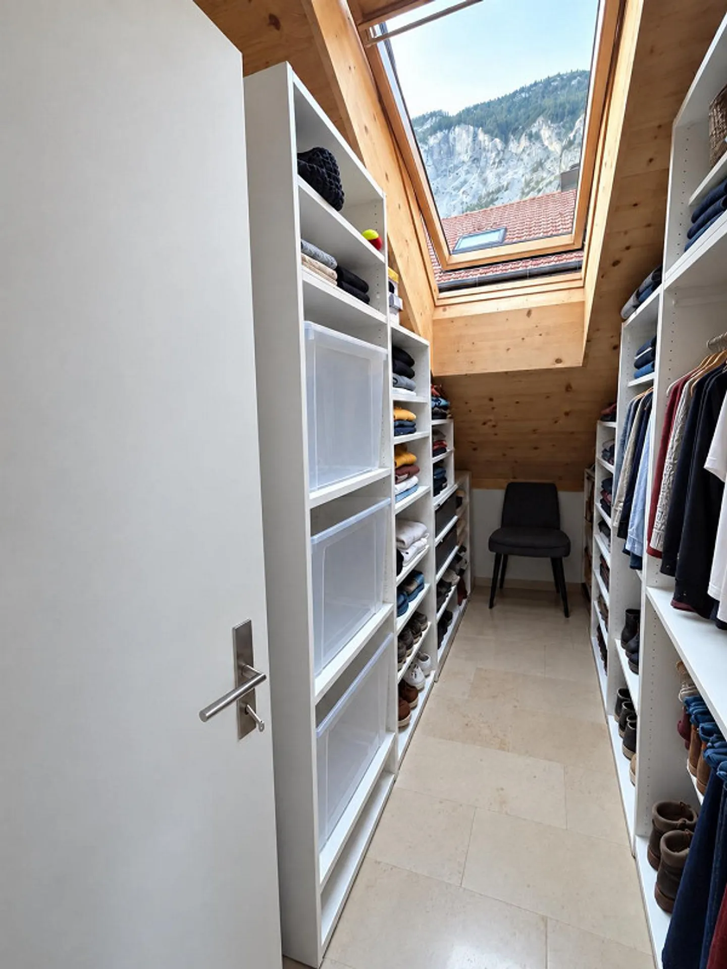3.5-room penthouse apartment with sunny balcony in quiet Felsberg near Chur - Photo 8 of 15