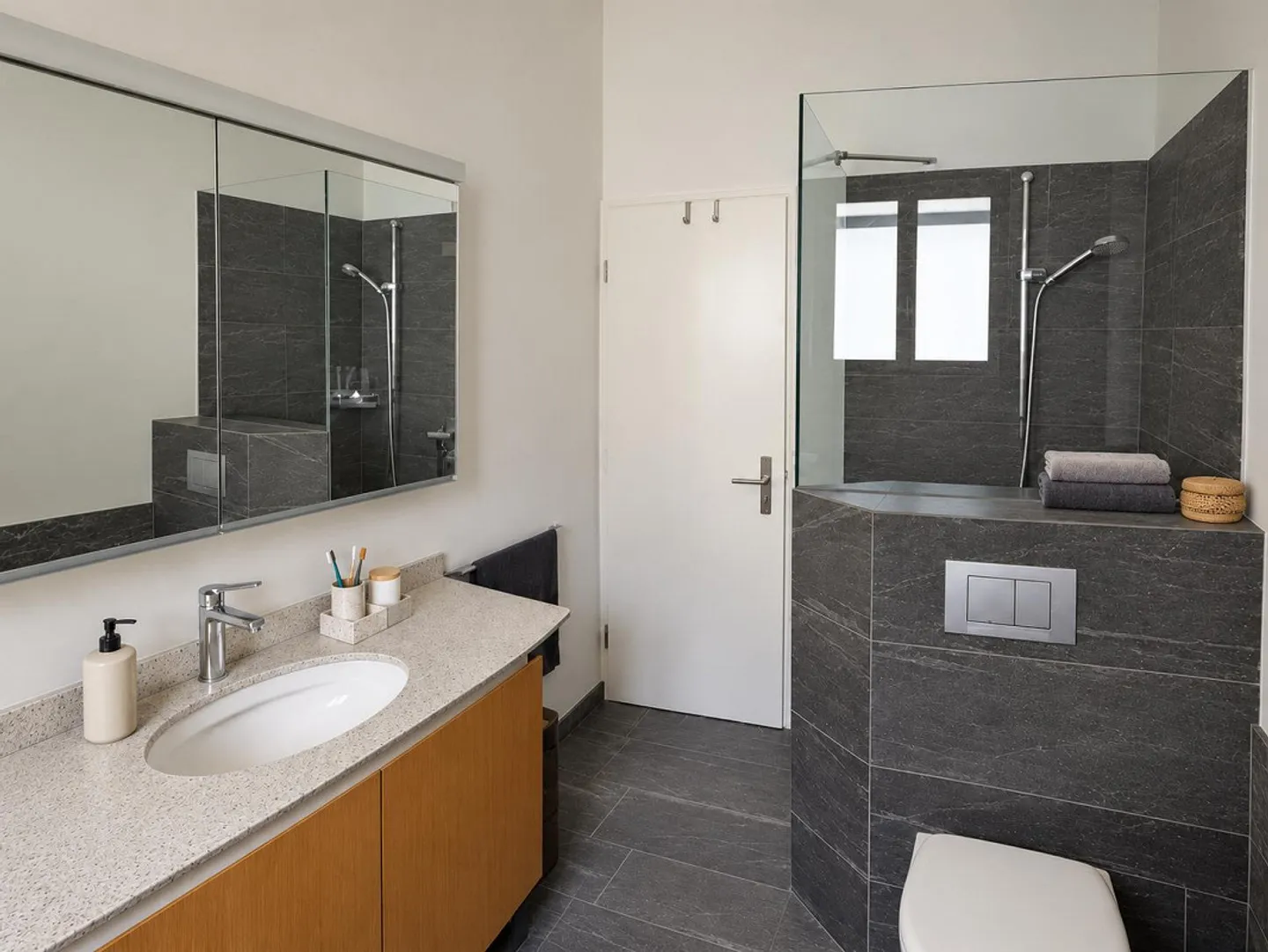 3.5-room penthouse apartment with sunny balcony in quiet Felsberg near Chur - Photo 13 of 15
