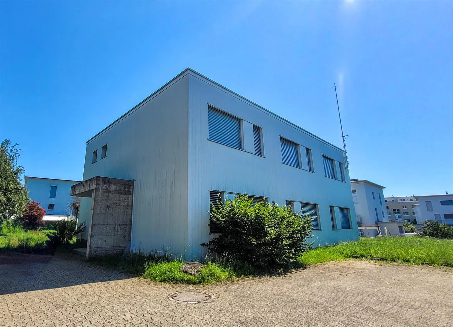 Vielseitige Mietfläche in Hinwil – Perfekt für KMU und Aussteller - Foto 1 von 4