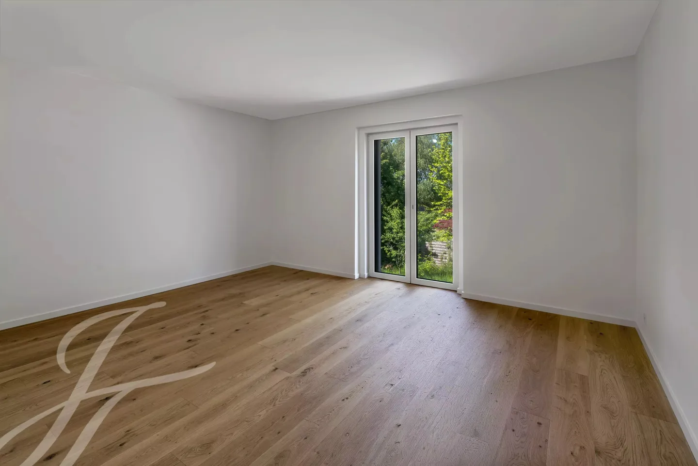 A few steps from the lake shore: Renovated villa with swimming pool - Foto 20 von 25