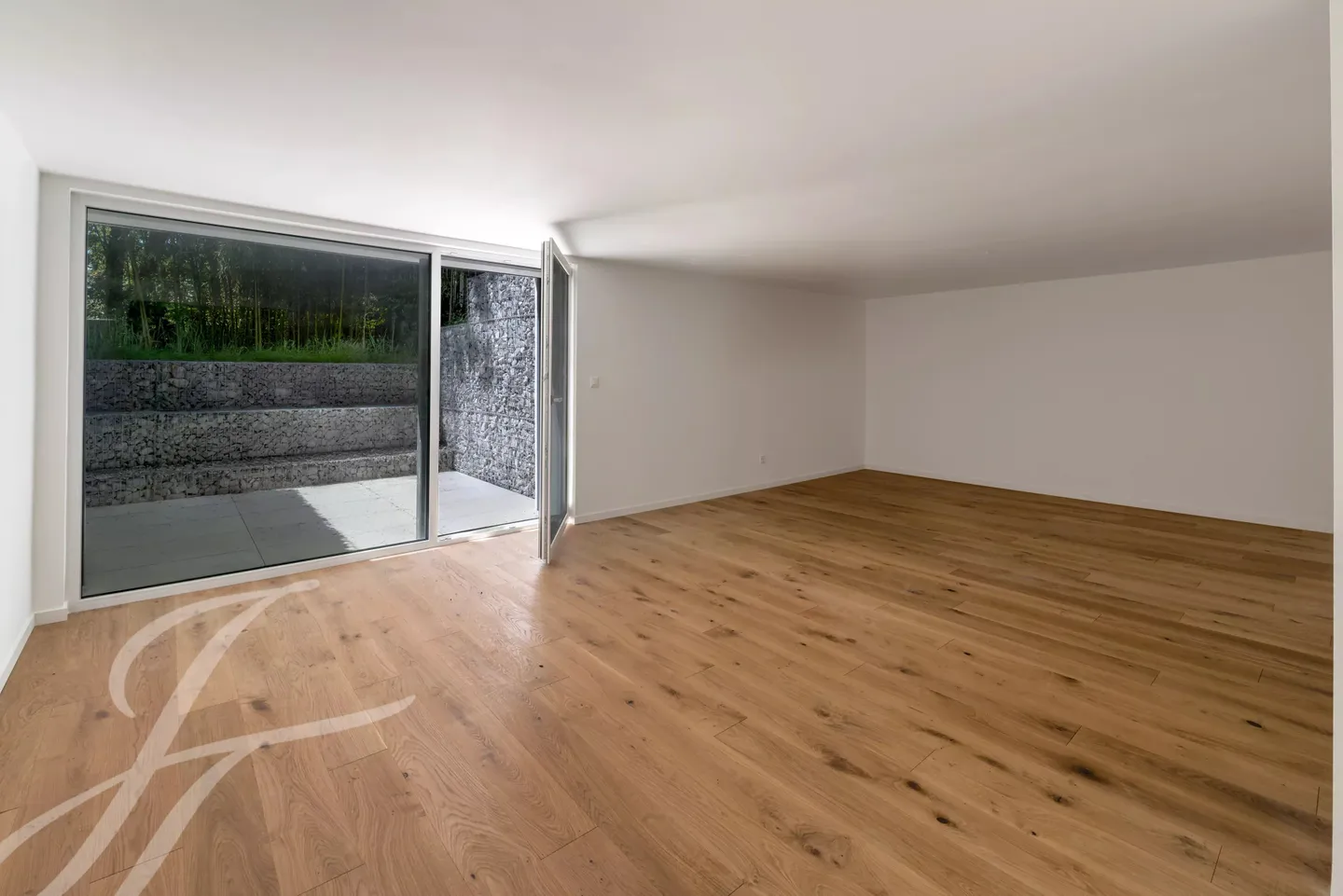 A few steps from the lake shore: Renovated villa with swimming pool - Foto 23 von 25