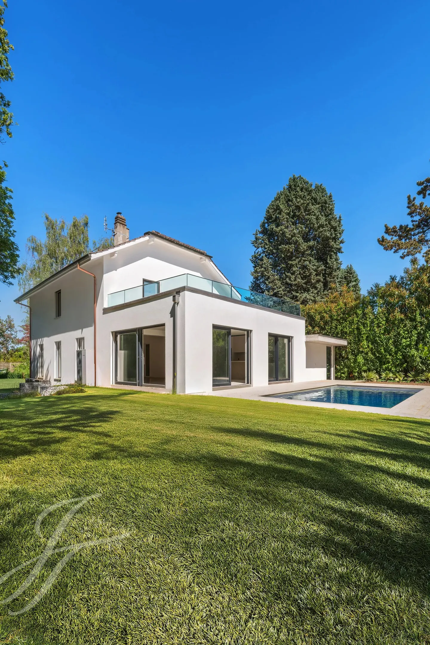 A few steps from the lake shore: Renovated villa with swimming pool - Foto 25 von 25