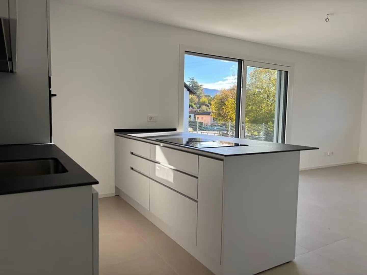 New 2.5-room apartment with garden - Photo 2 of 5