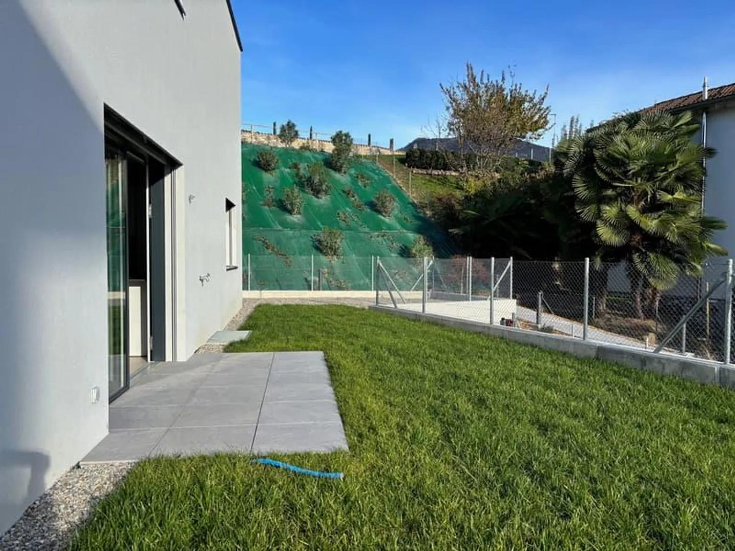 New 2.5-room apartment with garden - Photo 3 of 5