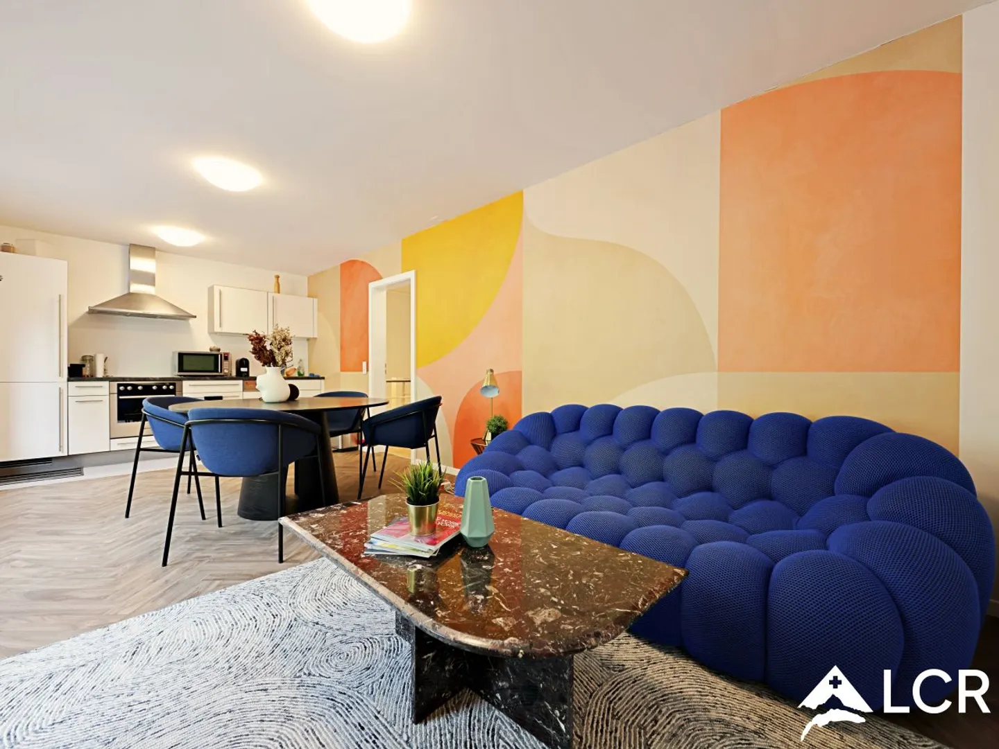 Gewerbefläche in Wohnraum umgewandelt - 3,5 Zimmer - Parkplatz - Foto 1 von 4