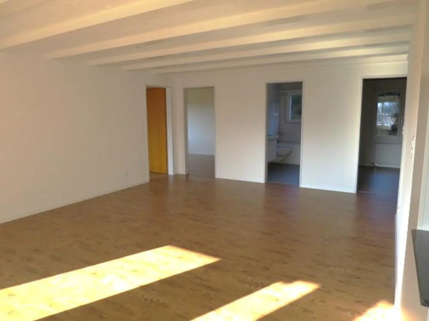 4.5 Room Apartment on the Ground Floor Hanfackerstrasse 5, 8360 Wallenwil - Photo 2 of 12