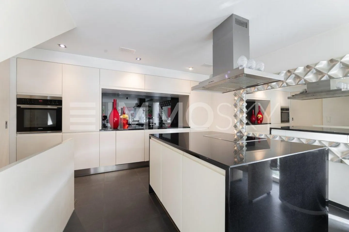 Panorama House - Open Space with a View - Photo 2 of 5