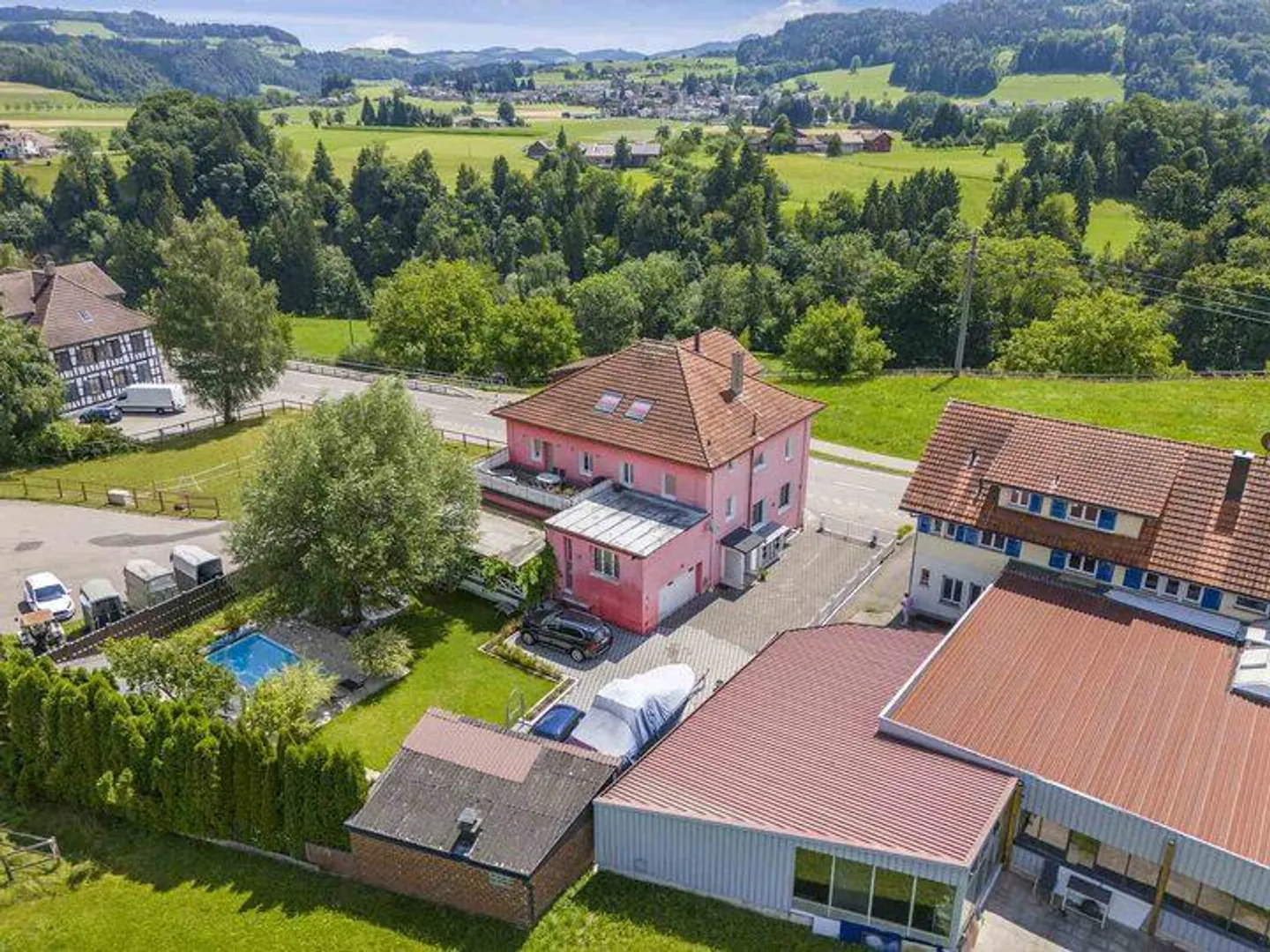 MERVEILLE DE FLEXIBILITÉ AVEC PLUS DE 500 M² D'ESPACE UTILE - Photo 2 sur 8