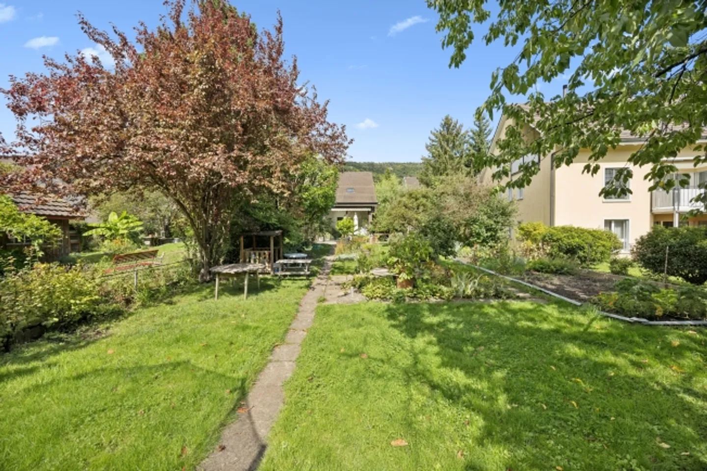 Casa familiare con grande paradiso del giardino - Foto 10 di 13