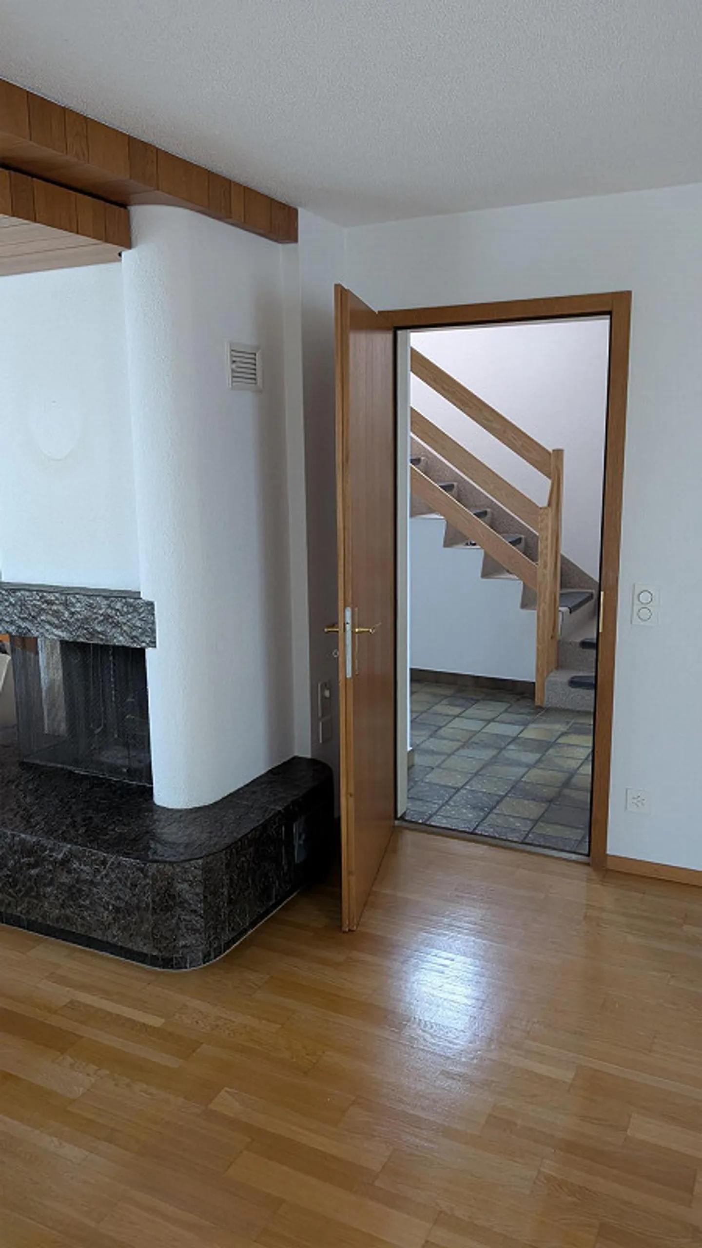 Detached 7-Room Family House - Photo 4 of 30