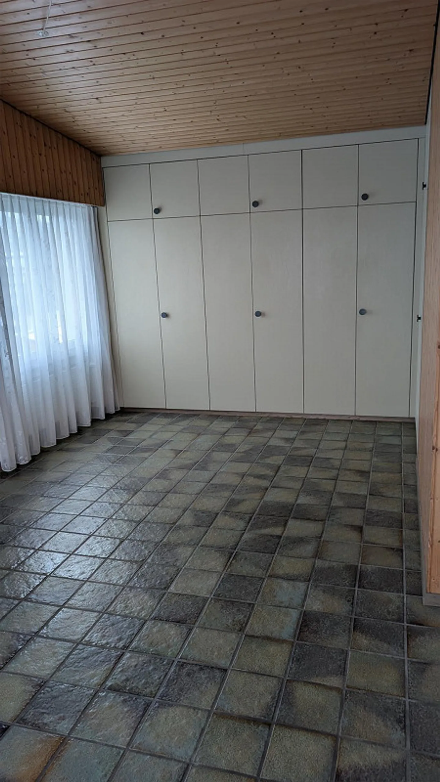 Detached 7-Room Family House - Photo 5 of 30