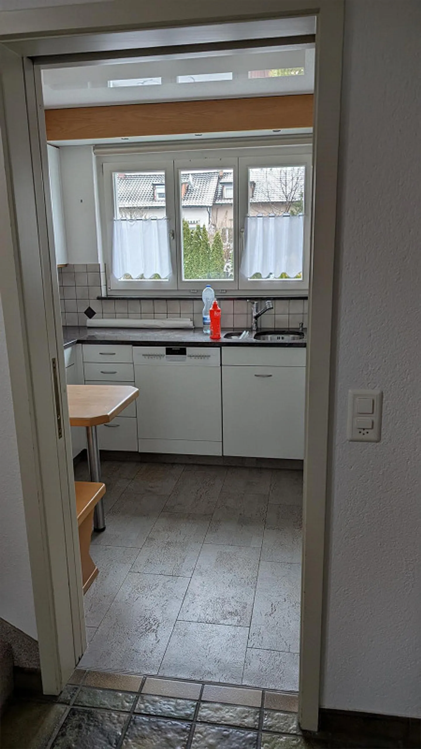 Detached 7-Room Family House - Photo 9 of 30