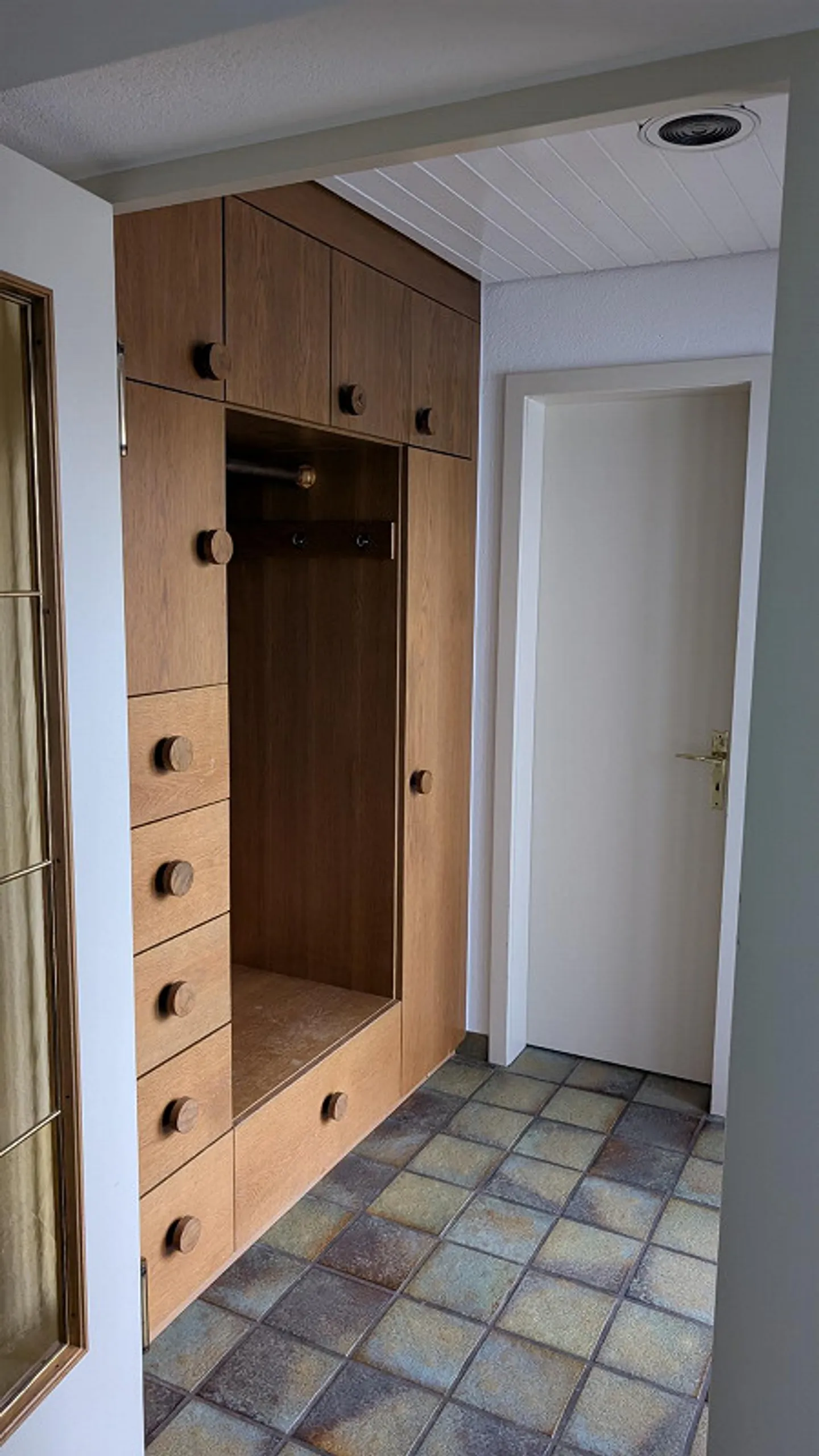 Detached 7-Room Family House - Photo 7 of 30