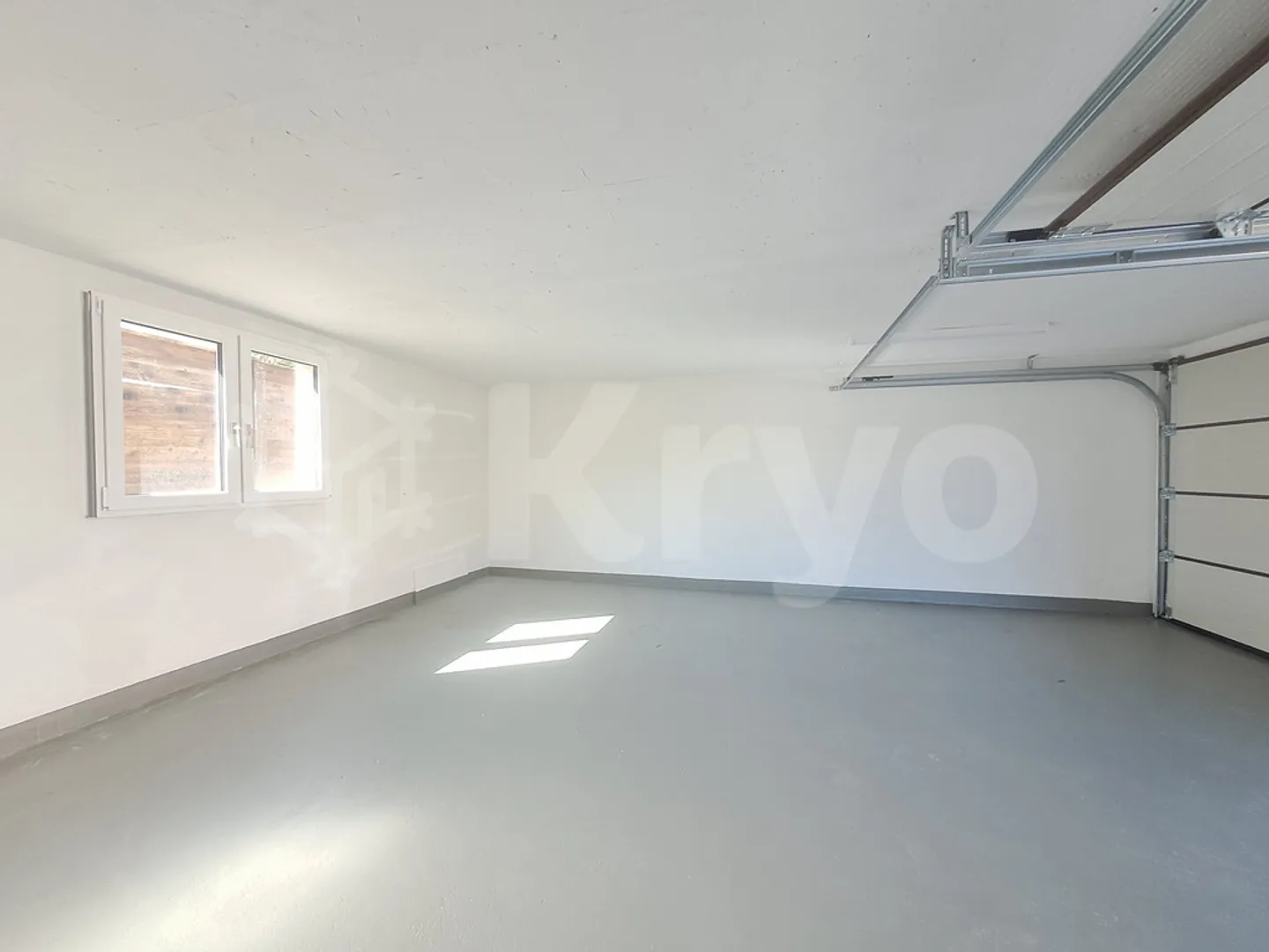 Garage Double Spacieux - Photo 3 sur 4