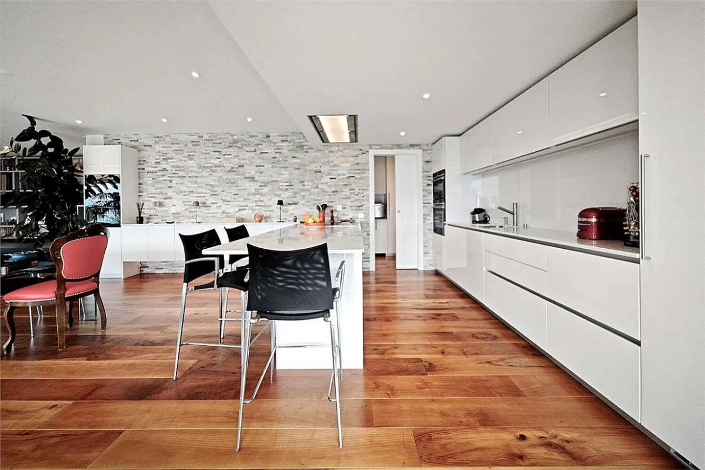 Penthouse avec grande terrasse et vue sur le lac - Photo 2 sur 13