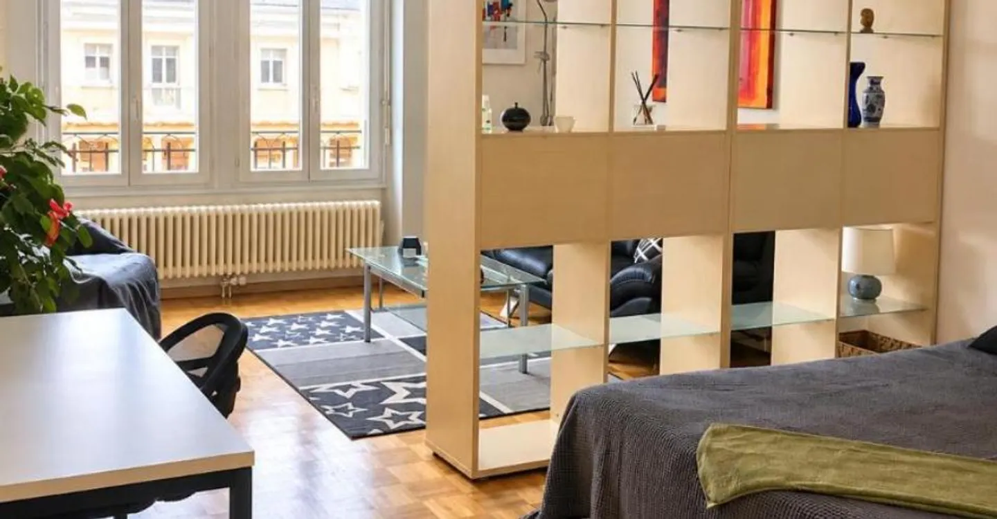 Charming furnished 2.5-room apartment - Photo 2 of 4