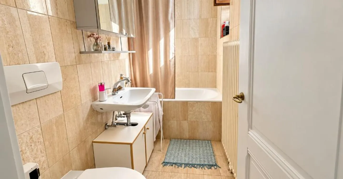 Charming furnished 2.5-room apartment - Photo 3 of 4