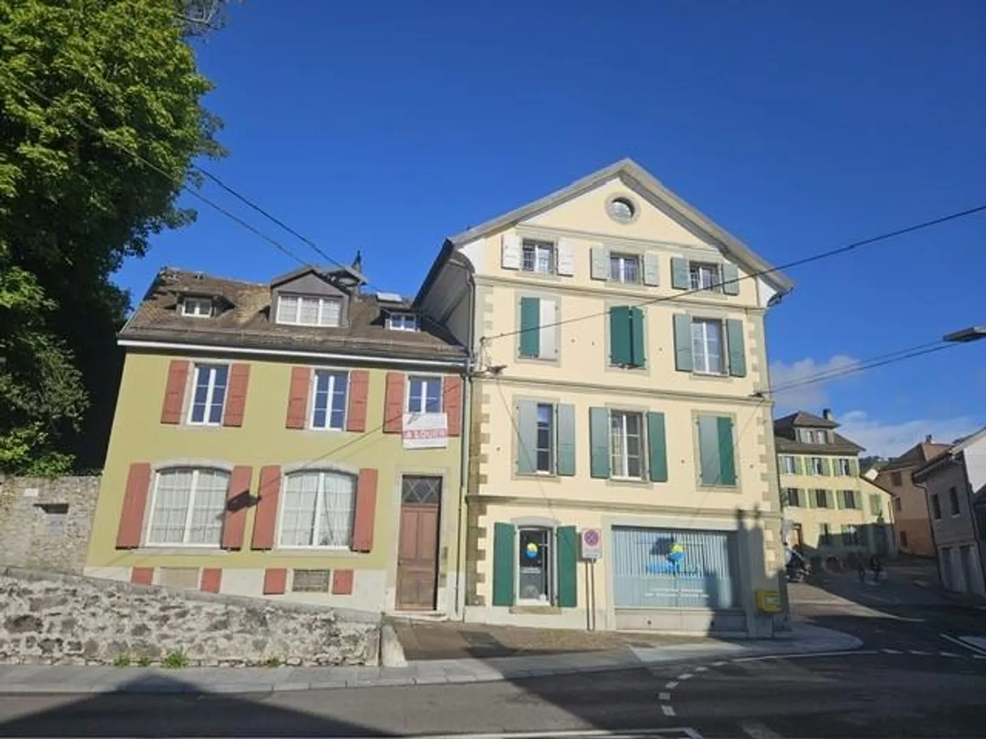 Large 5.5-room apartment on the 1st floor with cellar - Photo 1 of 7