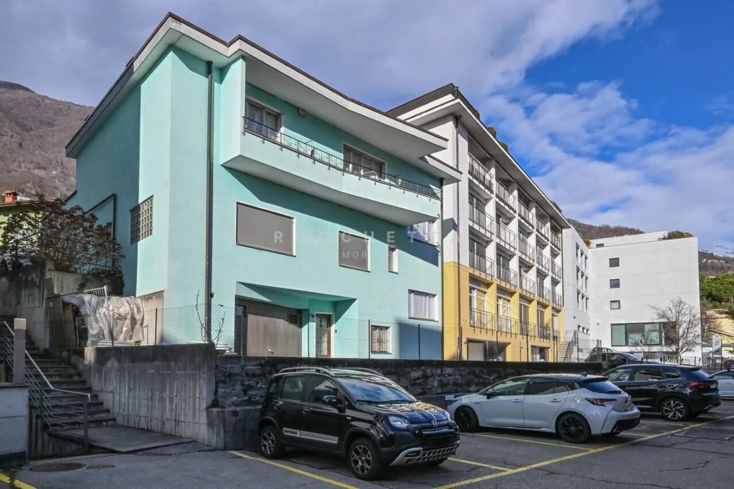 Bâtiment résidentiel et commercial dans un emplacement stratégique - Photo 5 sur 12