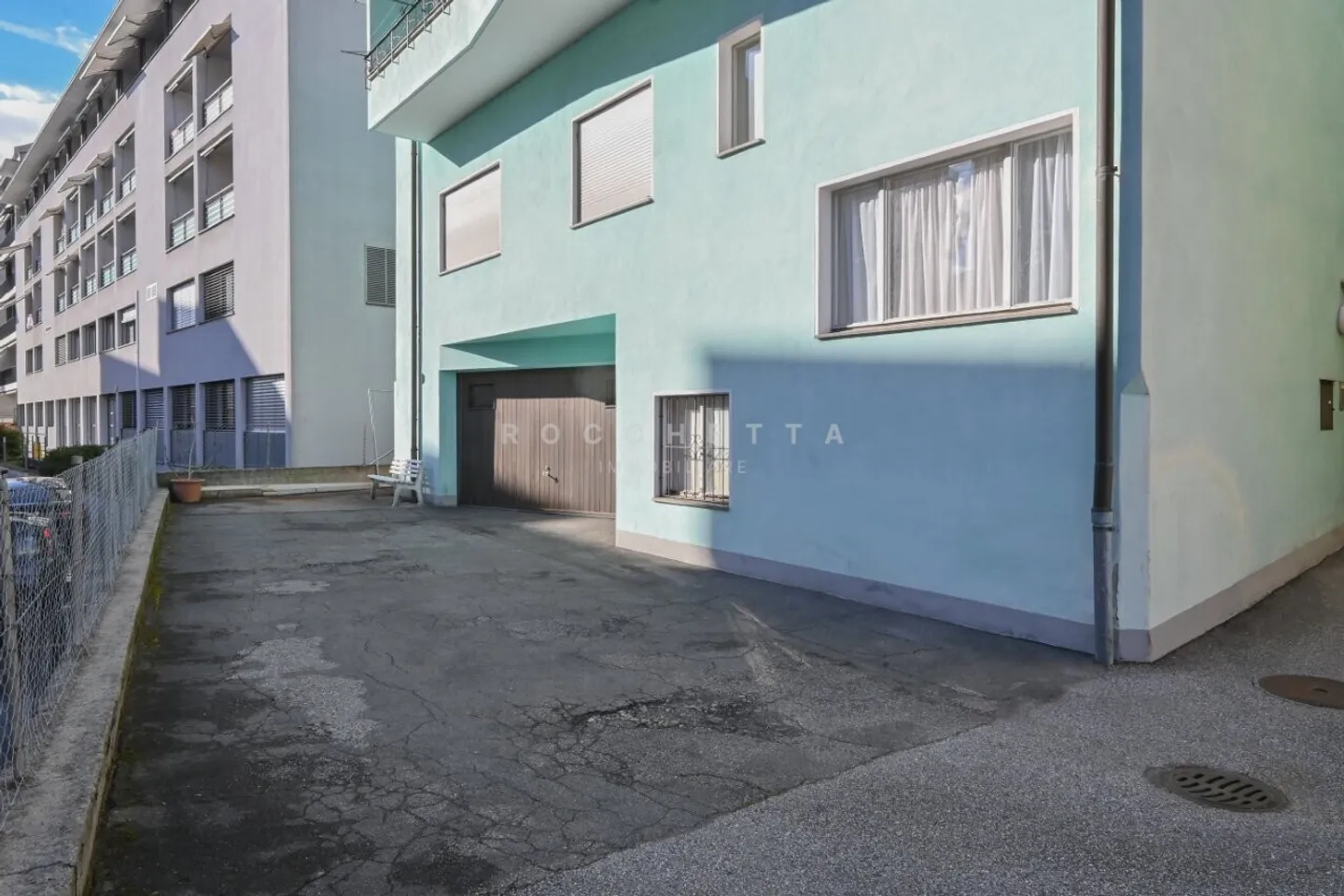 Bâtiment résidentiel et commercial dans un emplacement stratégique - Photo 10 sur 12