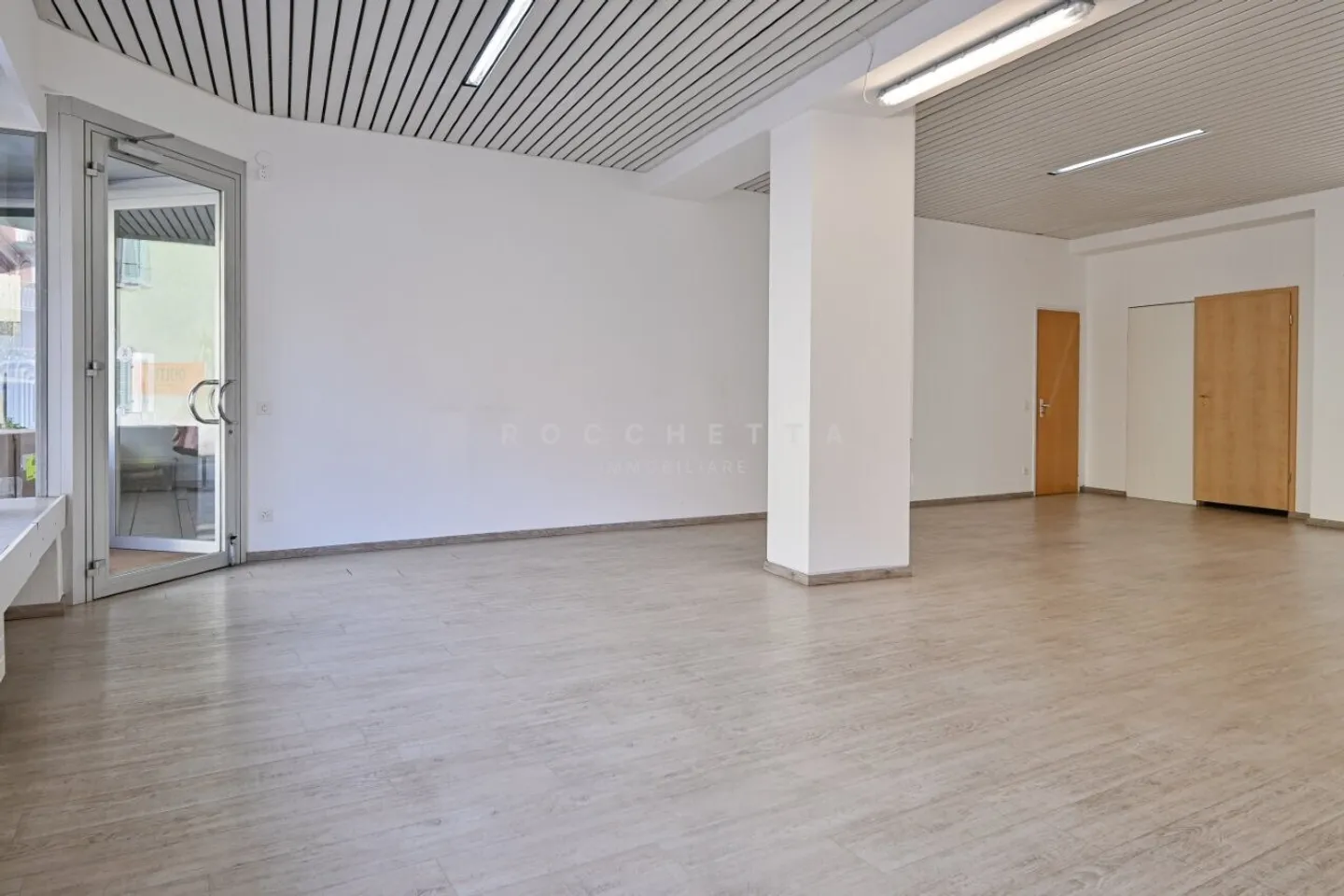 Bâtiment résidentiel et commercial dans un emplacement stratégique - Photo 12 sur 12