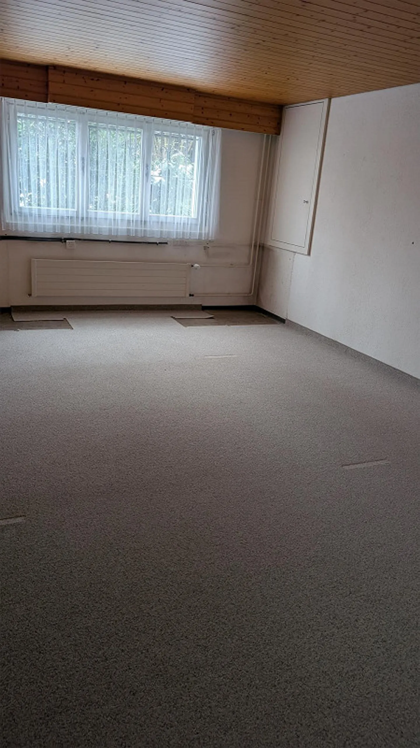 Detached 7-Room Family House - Photo 25 of 30