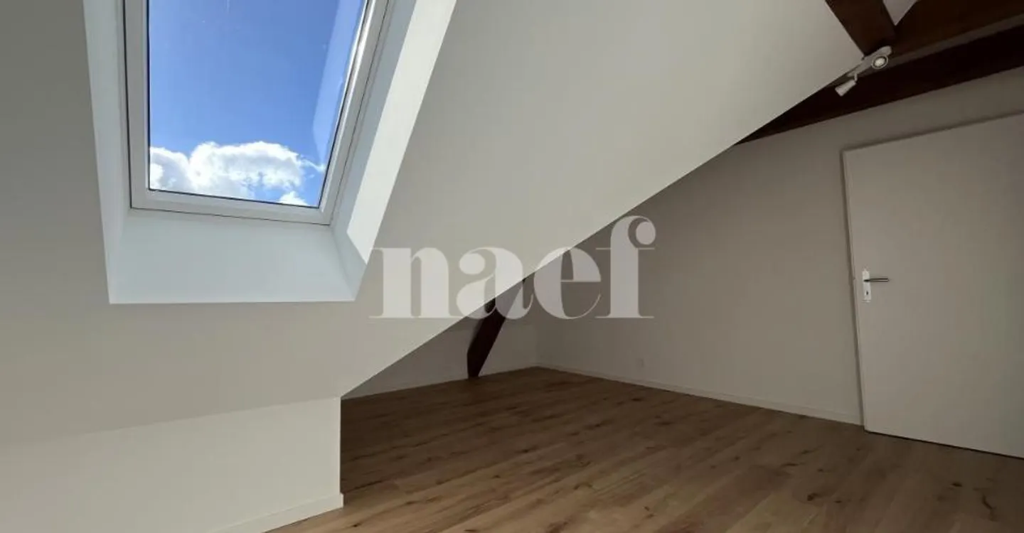 Magnifico duplex di 4,5 locali al 4° piano Est - Foto 3 di 8