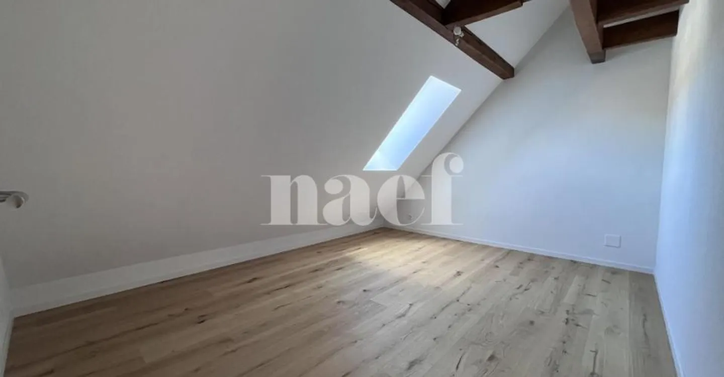 Magnifico duplex di 4,5 locali al 4° piano Est - Foto 4 di 8