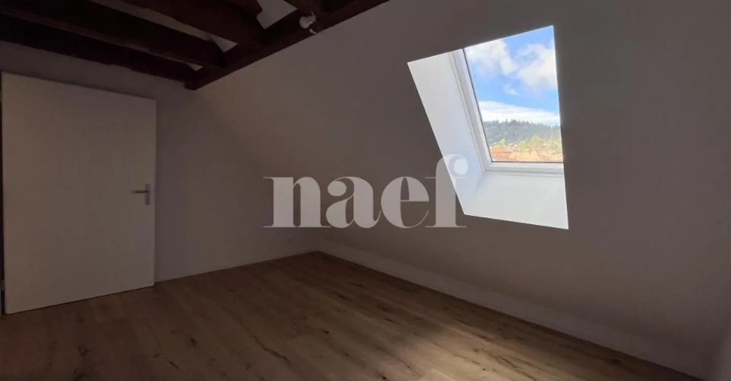 Magnifico duplex di 4,5 locali al 4° piano Est - Foto 6 di 8