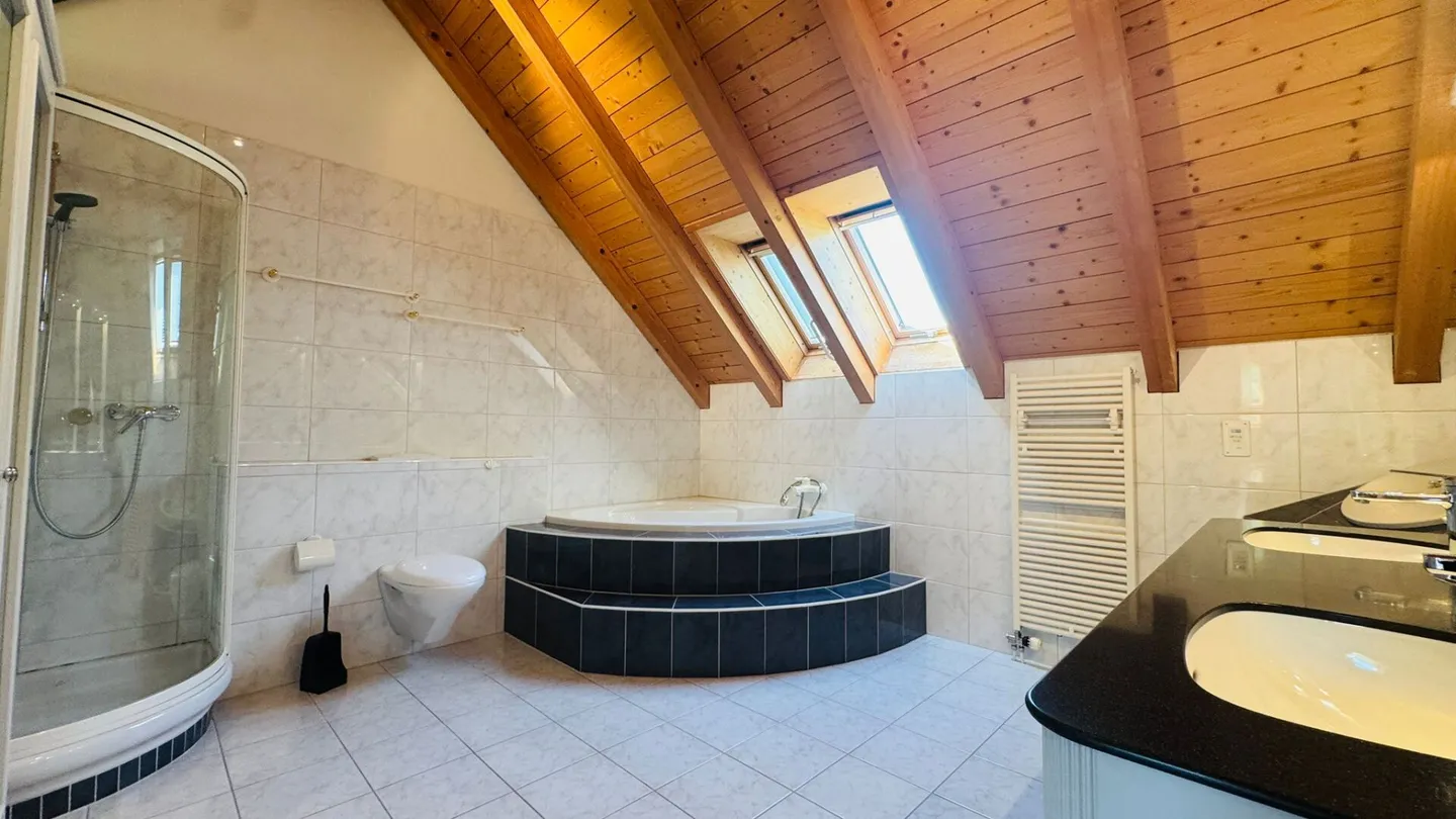 Detached 4.5-room single-family house with pool, sauna, winter garden, double garage & view - Photo 9 of 25