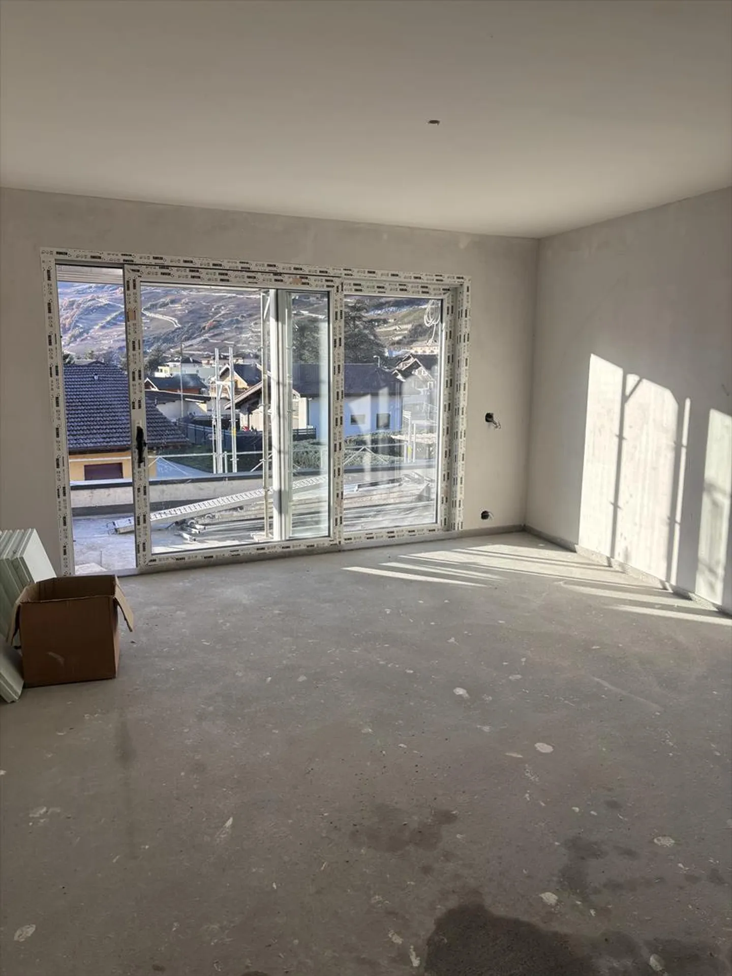Attico in una casa angolare di 5 appartamenti nel cuore del villaggio di Vétroz - Foto 5 di 22