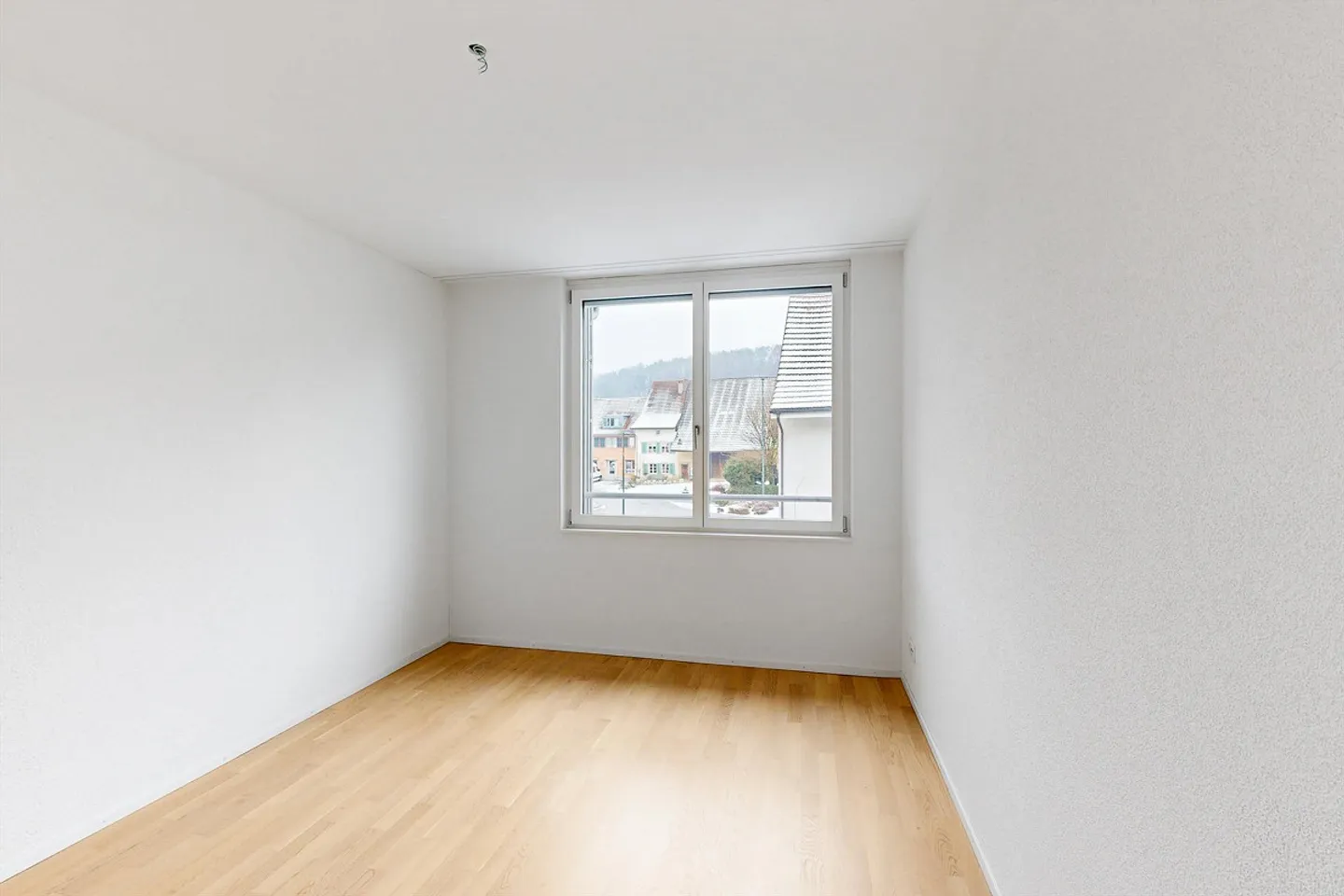 Appartamento moderno con balcone - Foto 7 di 9