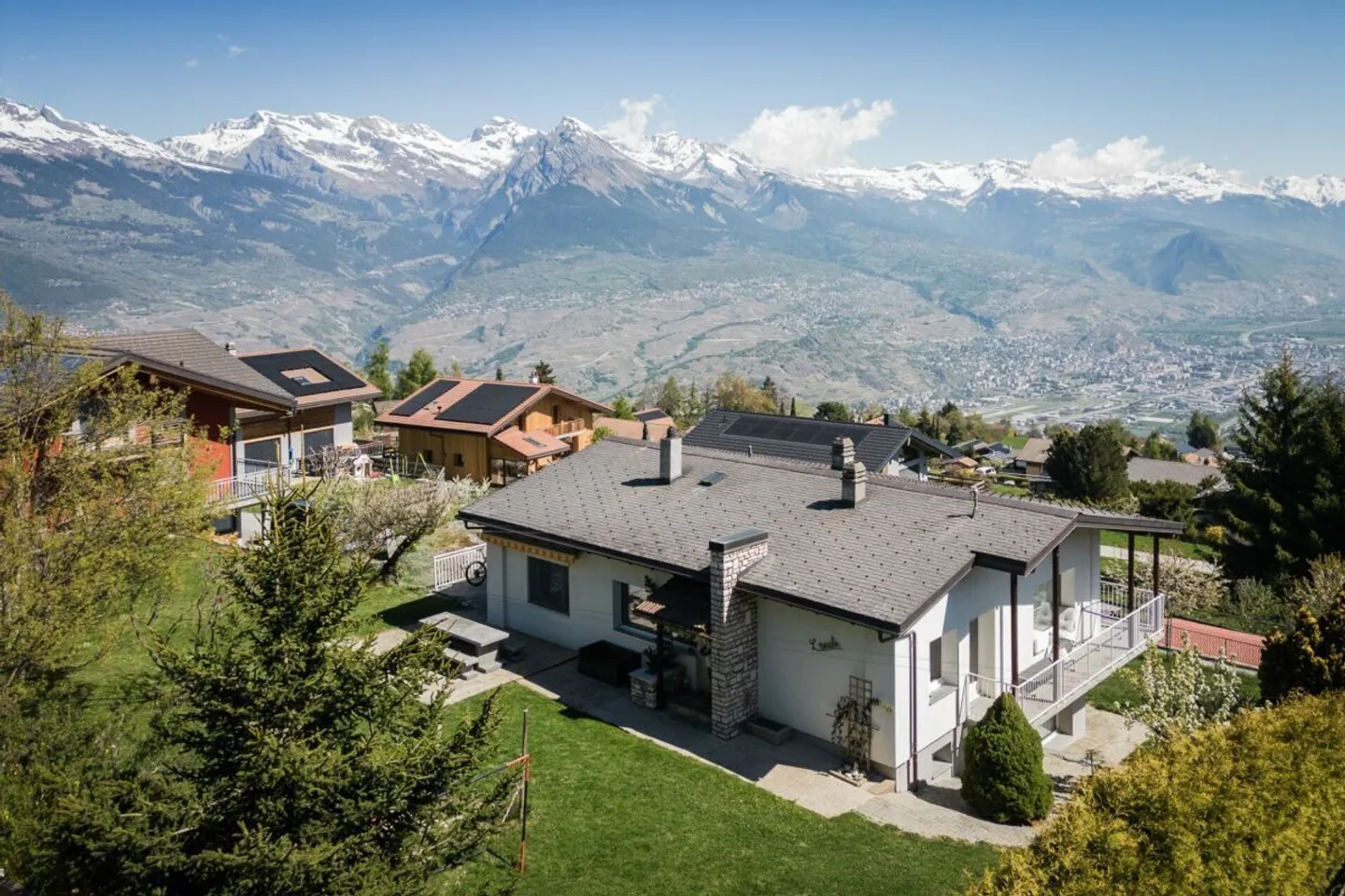 Bergvilla mit Atemberaubendem Blick - Foto 1 von 16